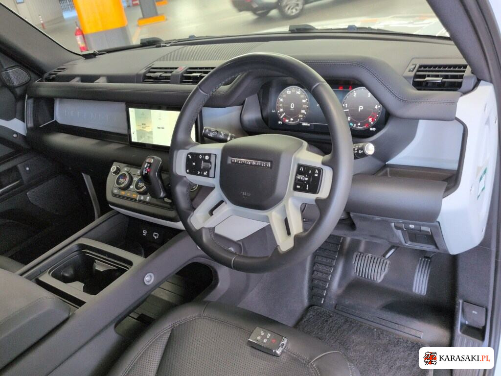 Land Rover Defender 2023 z aukcji japońskiej