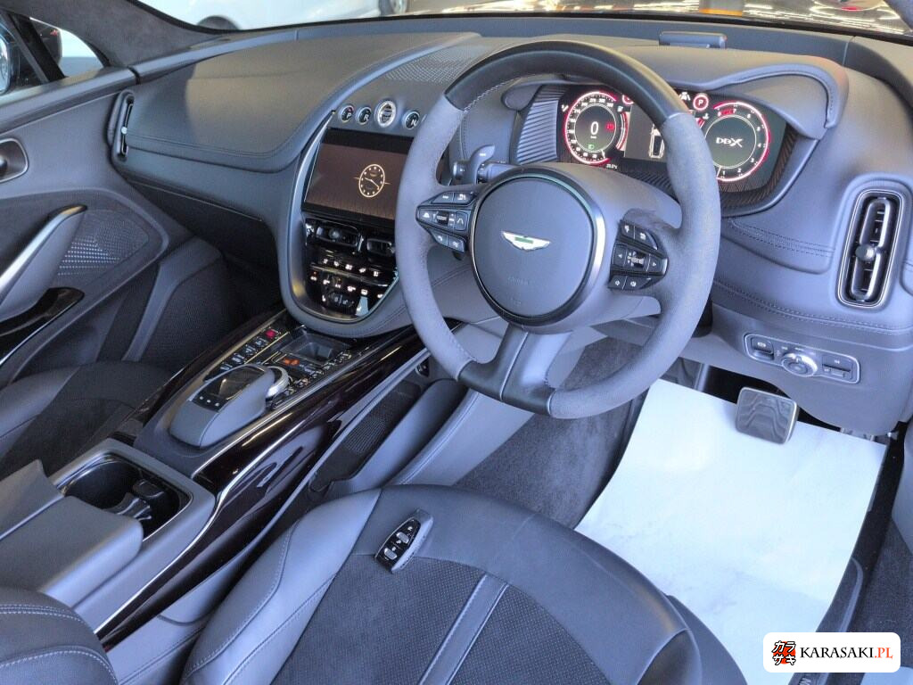 Aston Martin DBX 2023 z aukcji japońskiej