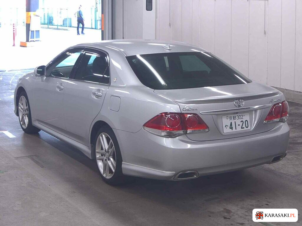 Toyota Crown 2013 z aukcji japońskiej