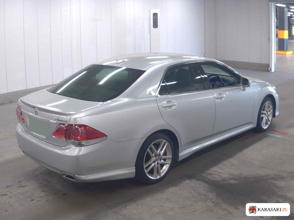 Toyota Crown 2013 z aukcji japońskiej