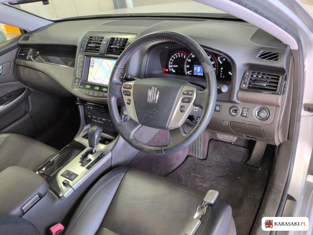 Toyota Crown 2013 z aukcji japońskiej