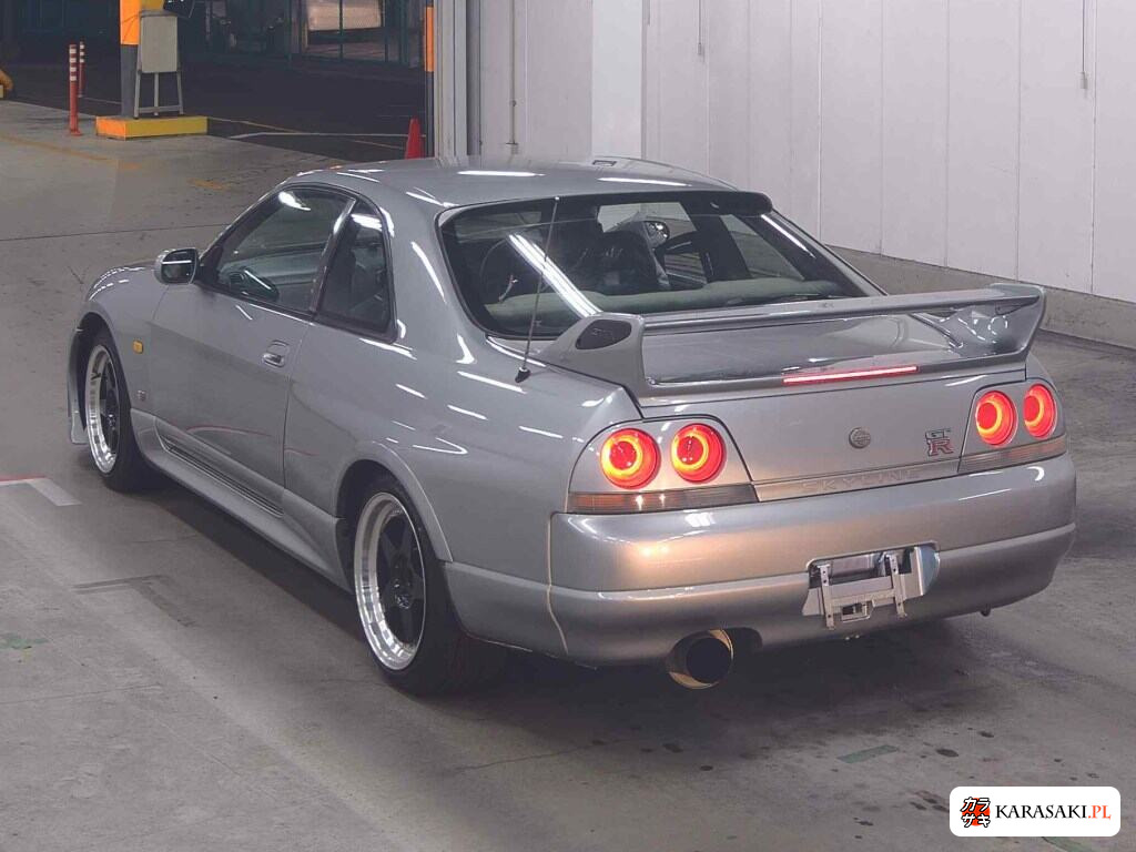 Nissan Skyline 1996 z aukcji japońskiej