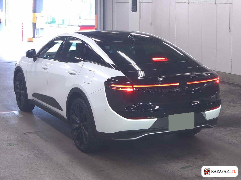 Toyota Crown Crossover 2025 з японського аукціону