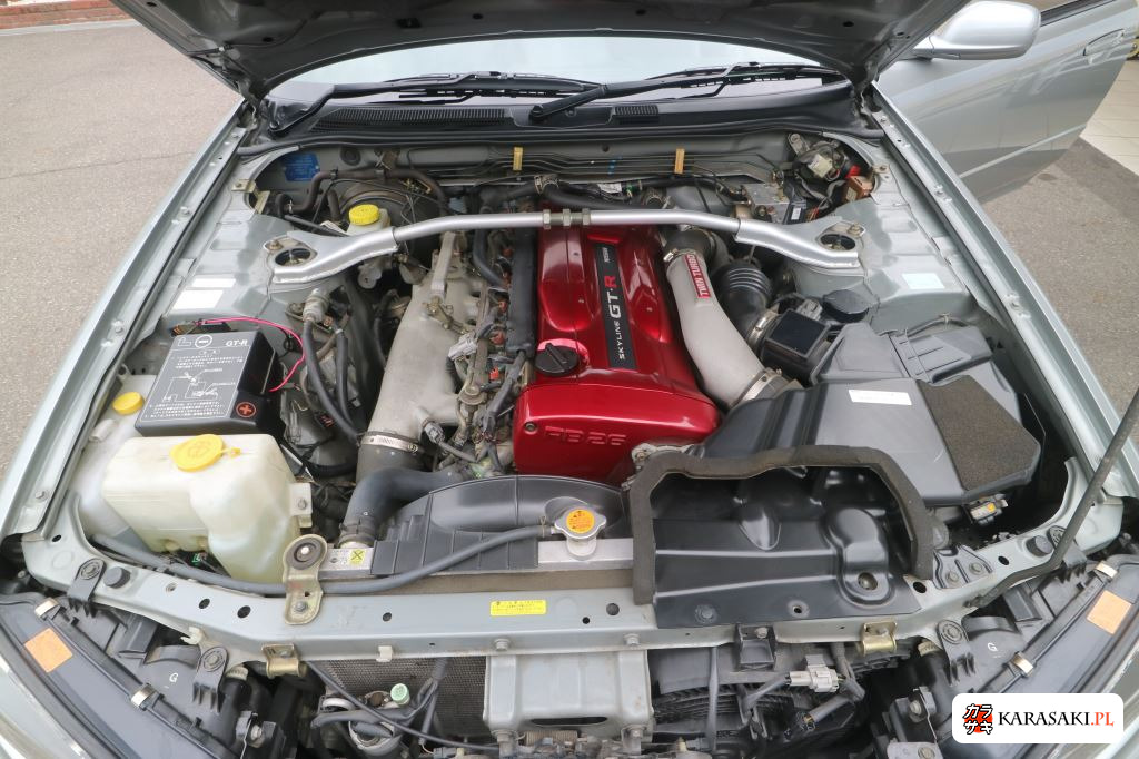 Nissan Skyline 1999 z aukcji japońskiej