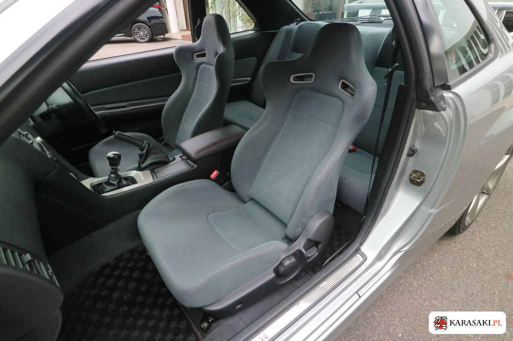 Nissan Skyline 1999 z aukcji japońskiej