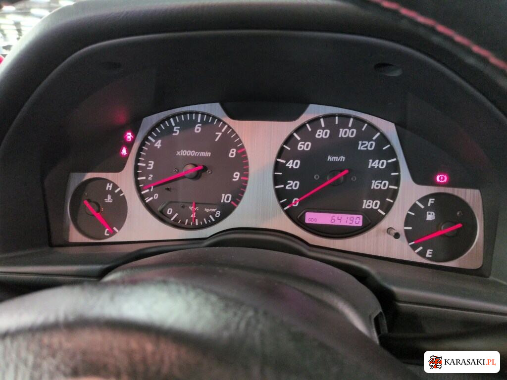 Nissan Skyline 1999 z aukcji japońskiej