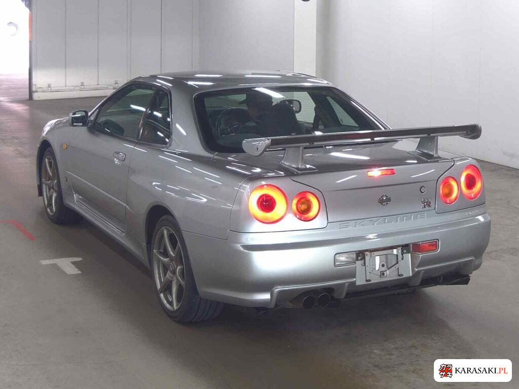Nissan Skyline 1999 z aukcji japońskiej