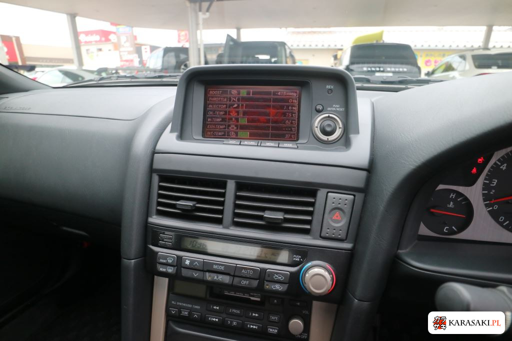 Nissan Skyline 1999 z aukcji japońskiej
