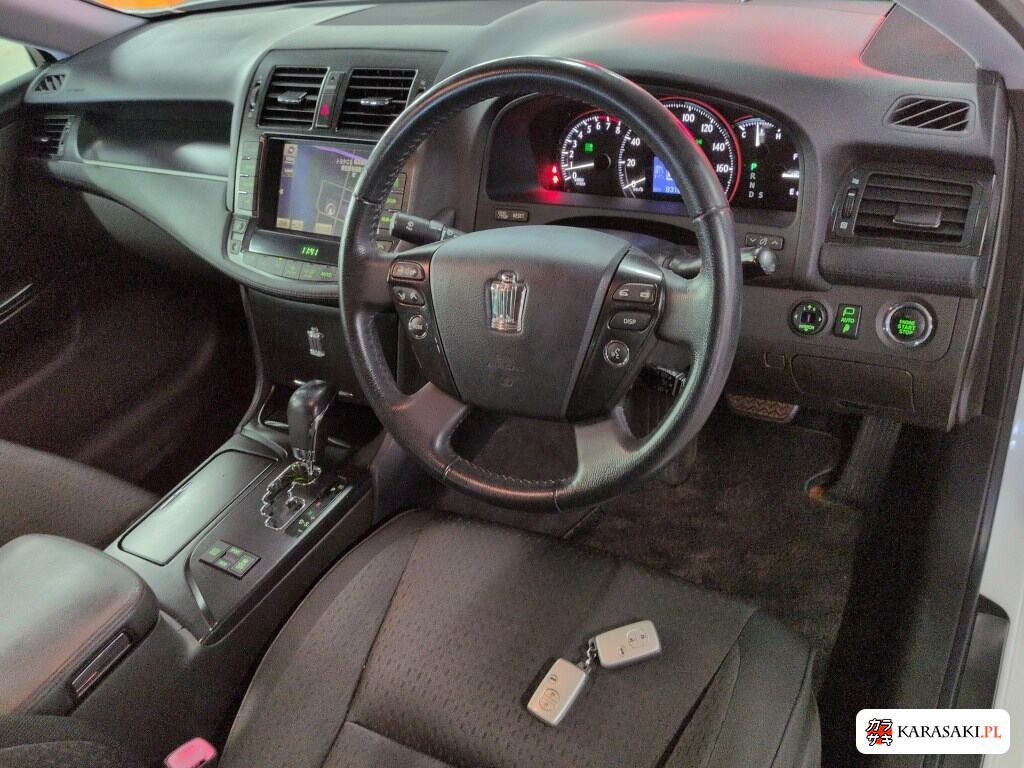 Toyota Crown 2009 z aukcji japońskiej