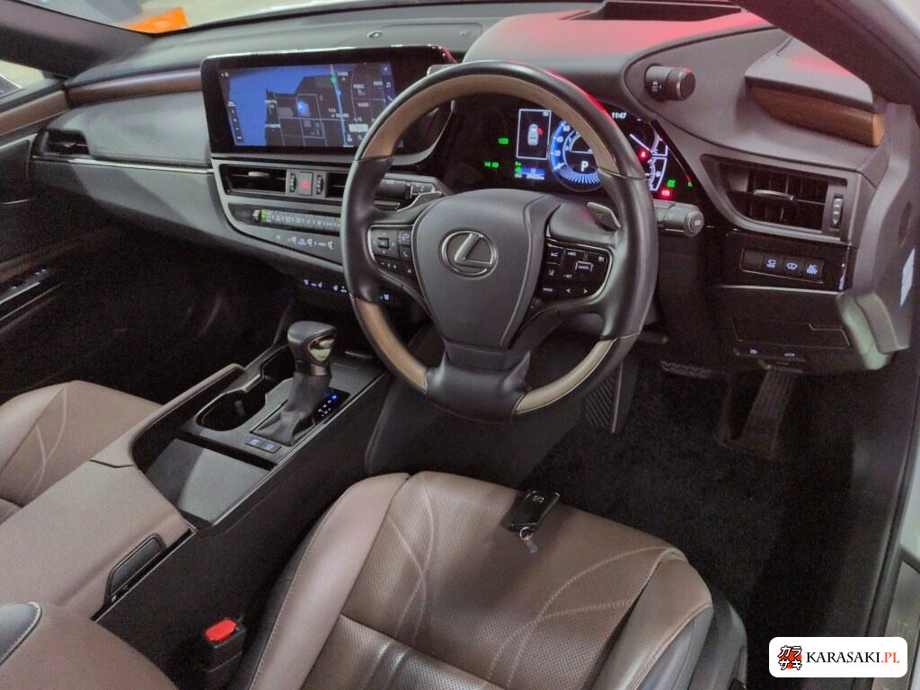 Lexus Es 2023 z aukcji japońskiej