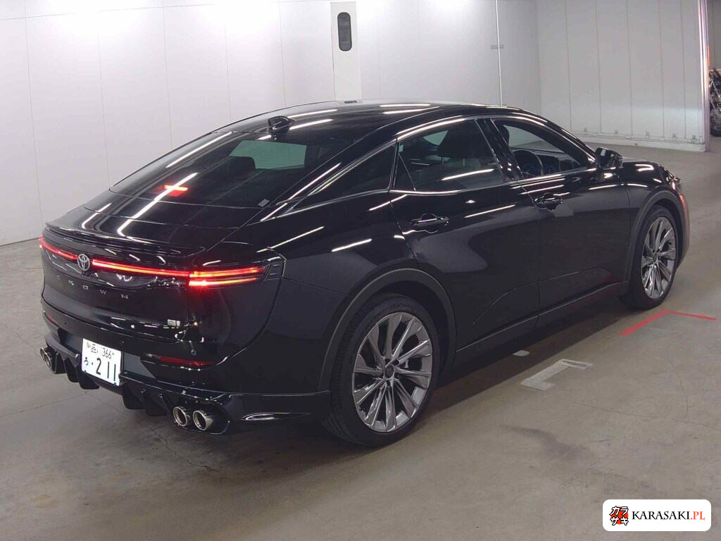 Toyota Crown Crossover 2024 z aukcji japońskiej