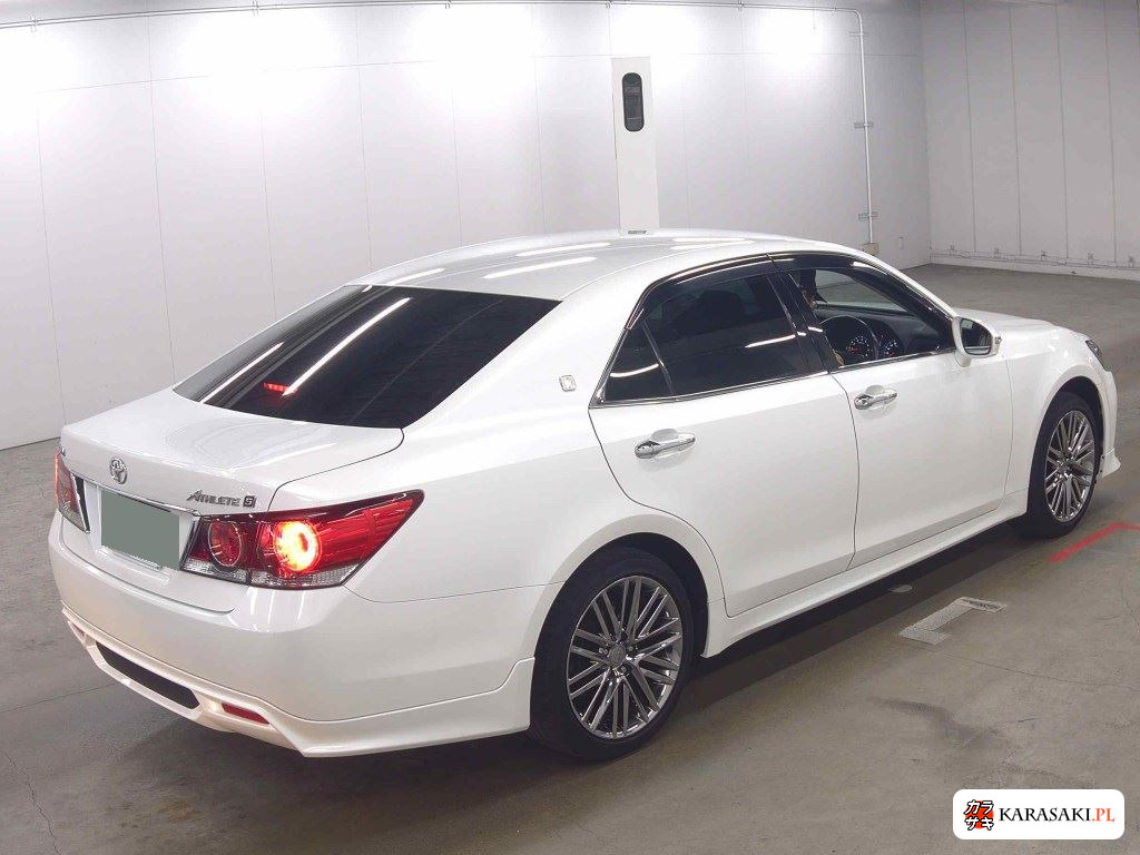 Toyota Crown 2016 z aukcji japońskiej