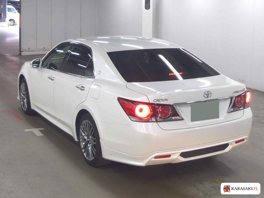 Toyota Crown 2016 z aukcji japońskiej