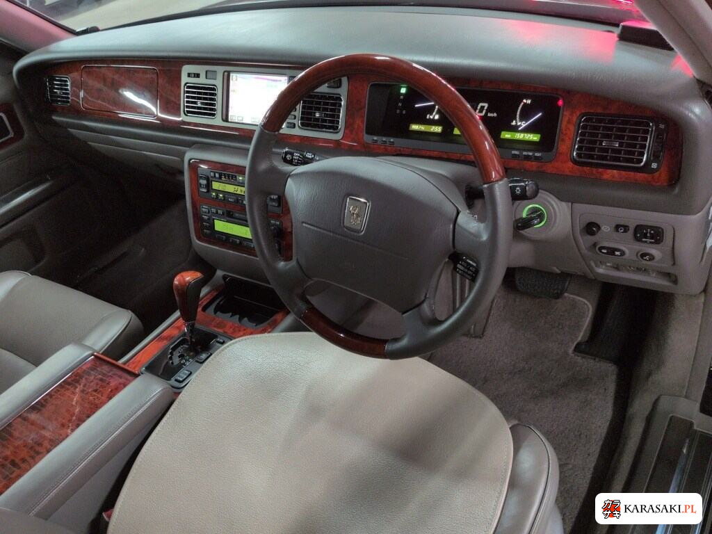 Toyota Century 2011 з японського аукціону