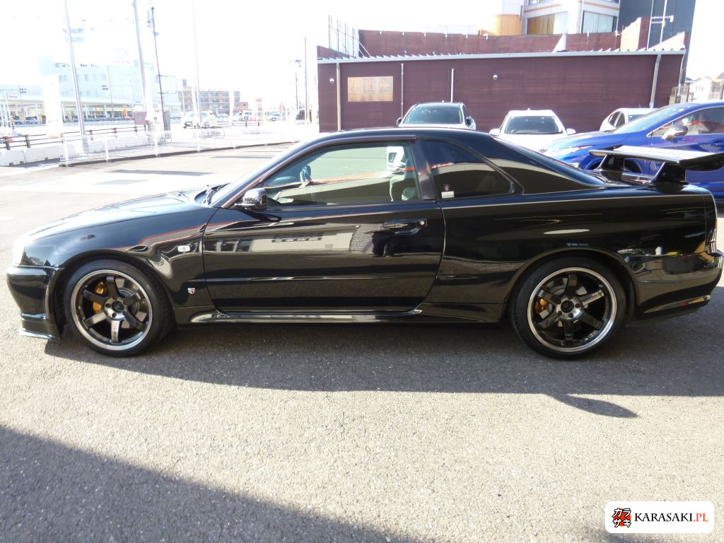 Nissan Skyline 1999 z aukcji japońskiej