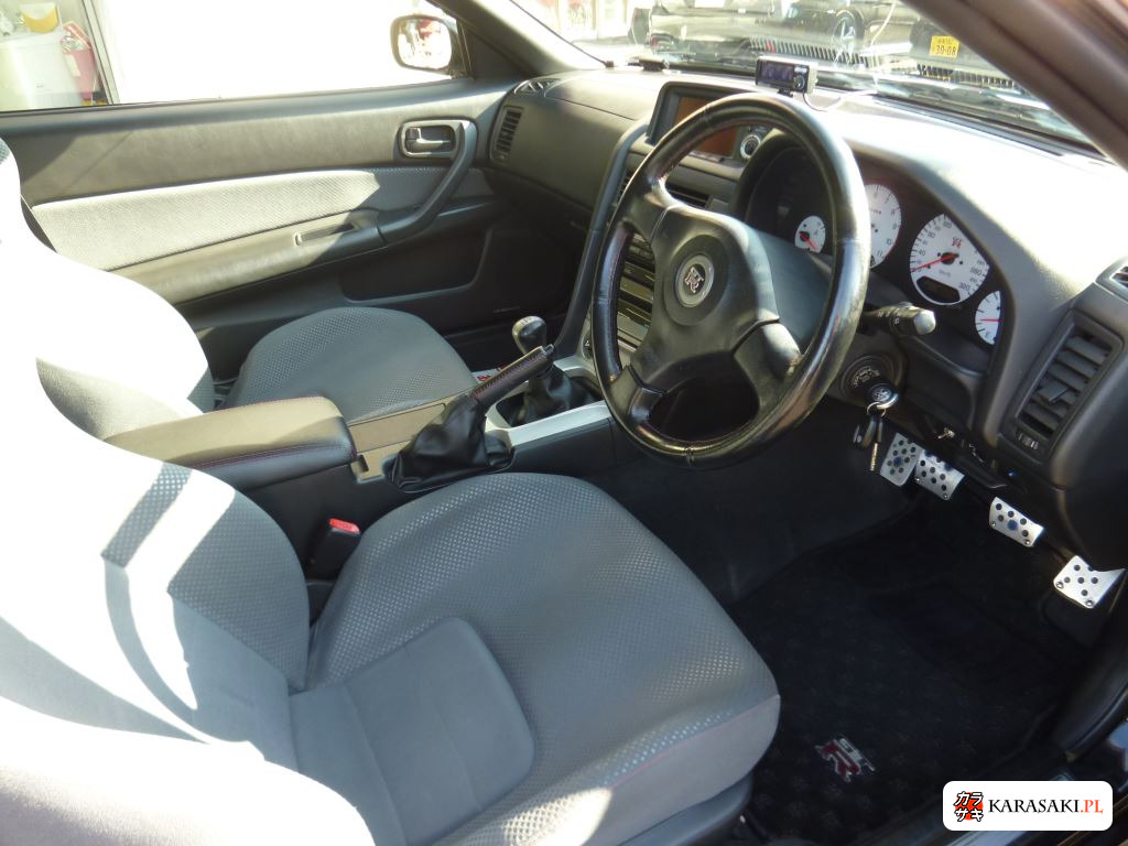 Nissan Skyline 1999 z aukcji japońskiej