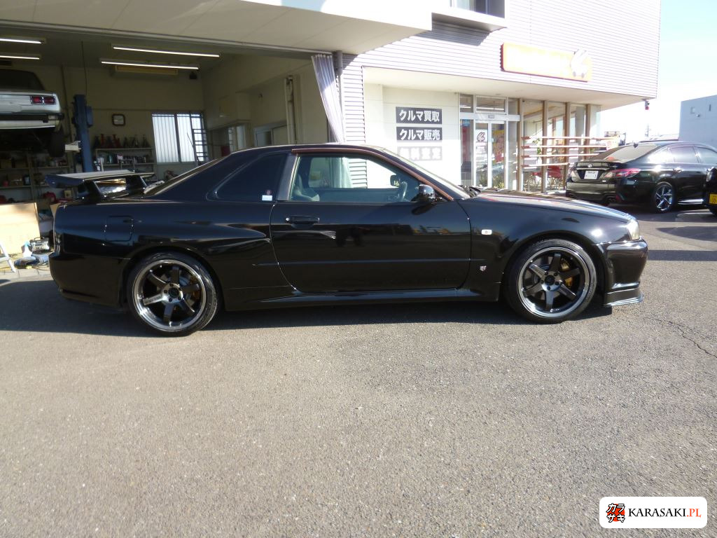 Nissan Skyline 1999 z aukcji japońskiej