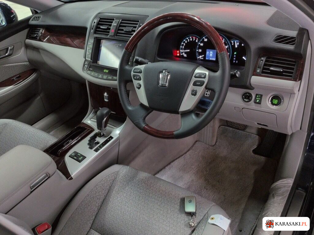 Toyota Crown 2010 z aukcji japońskiej
