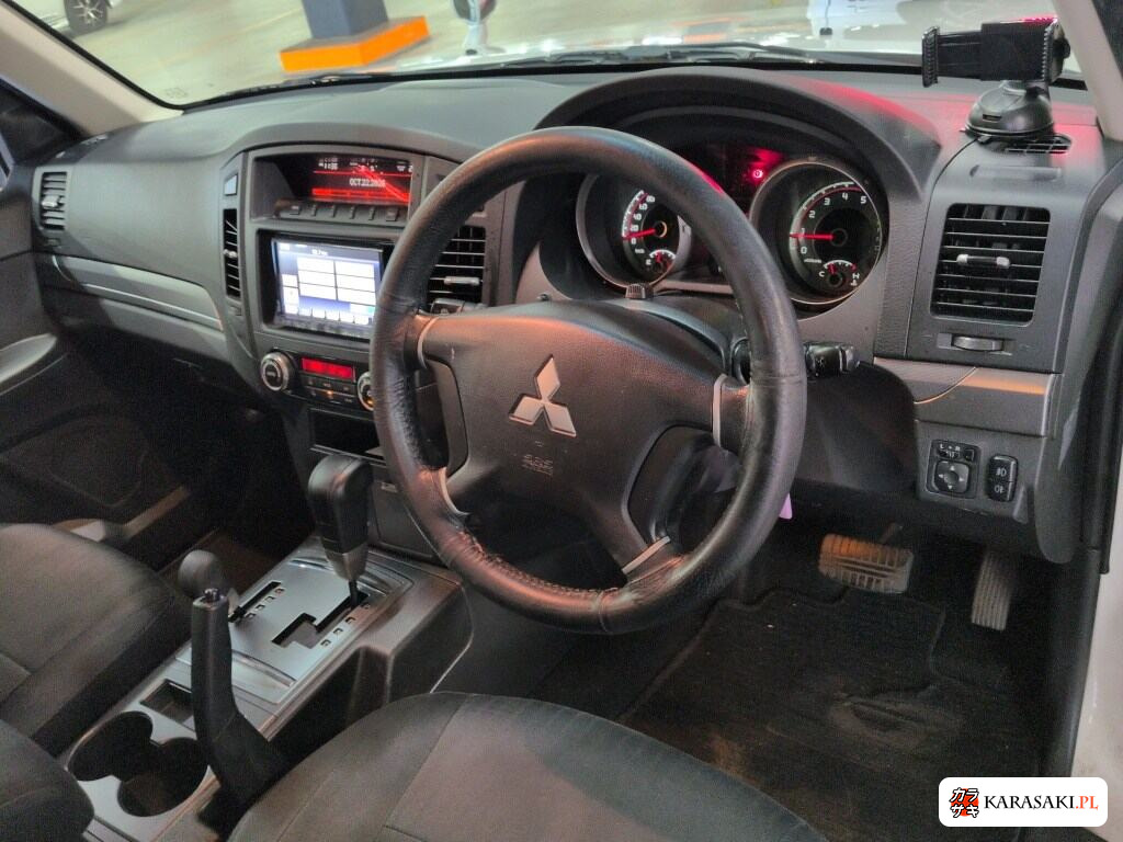 Mitsubishi Pajero 2013 z aukcji japońskiej