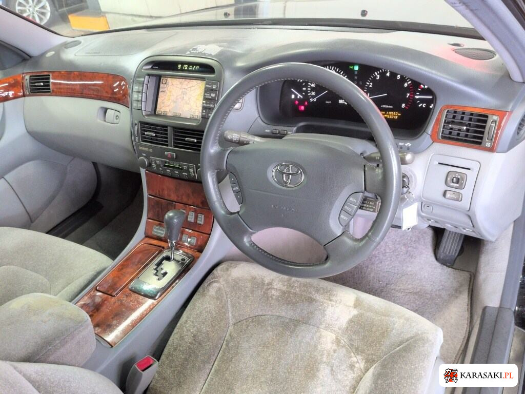Toyota Celsior 2004 z aukcji japońskiej