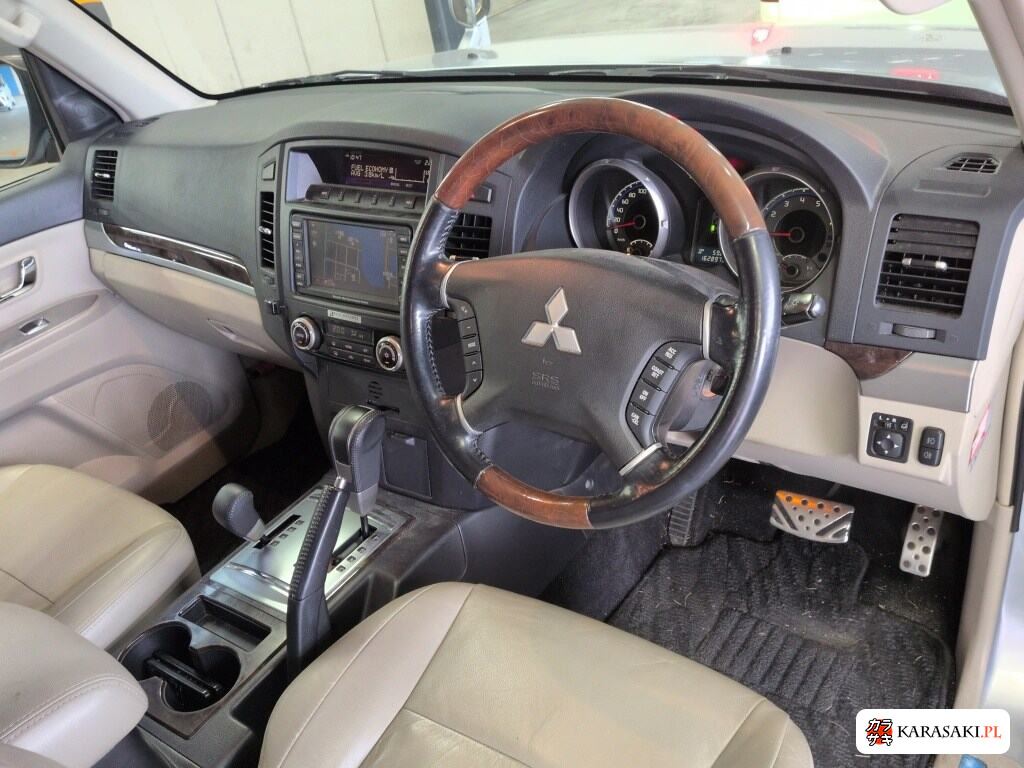 Mitsubishi Pajero 2008 z aukcji japońskiej