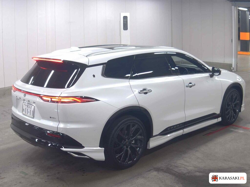 Toyota Crown Estate 2025 z aukcji japońskiej