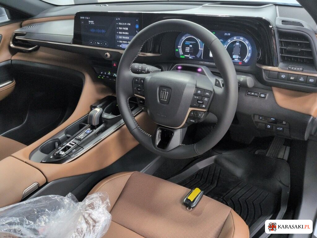 Toyota Crown Estate 2025 z aukcji japońskiej