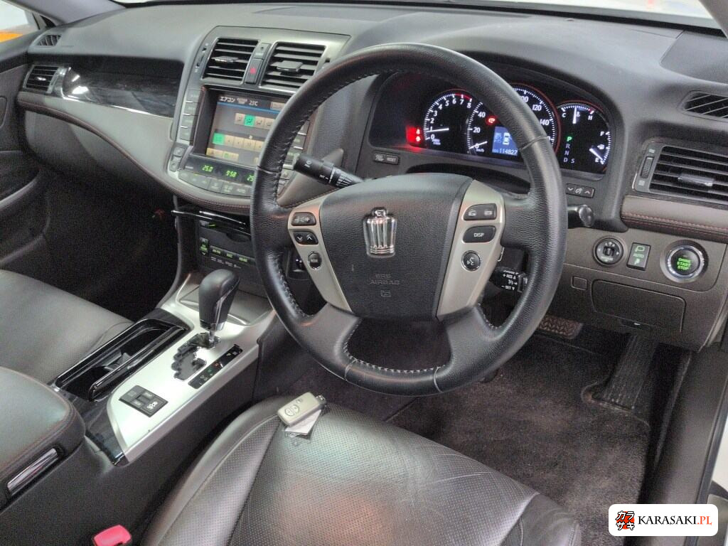Toyota Crown 2010 z aukcji japońskiej