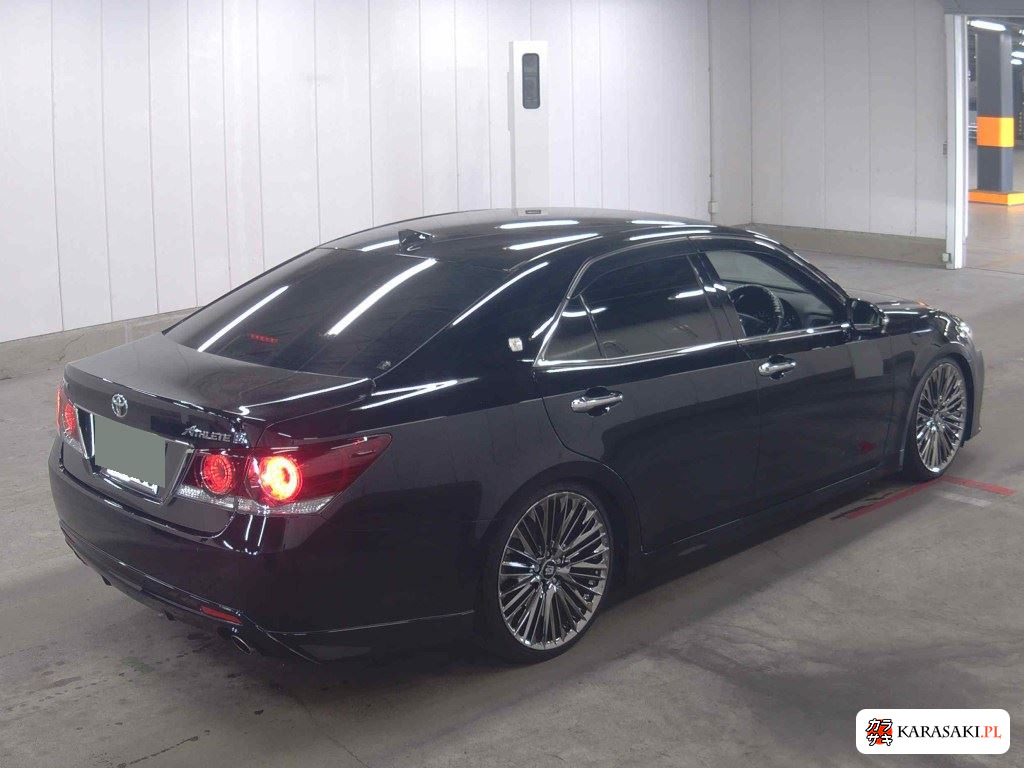 Toyota Crown 2017 z aukcji japońskiej
