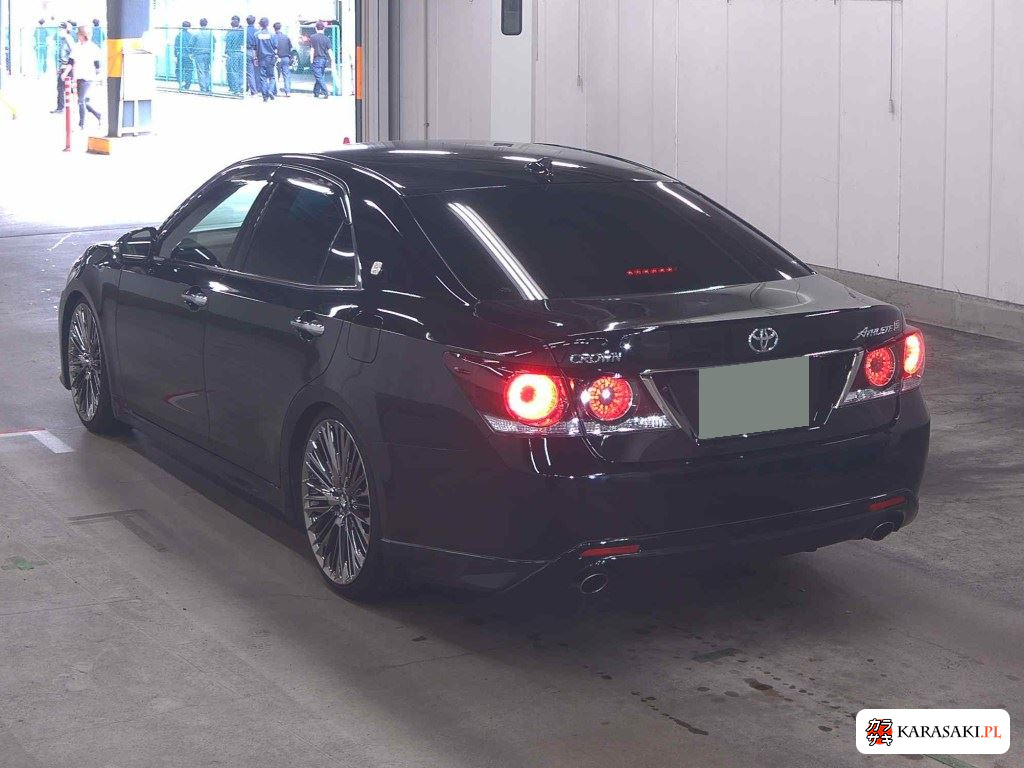 Toyota Crown 2017 z aukcji japońskiej
