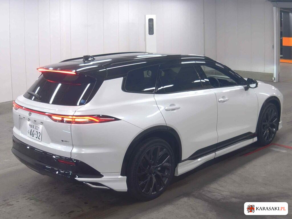 Toyota Crown Estate 2025 z aukcji japońskiej