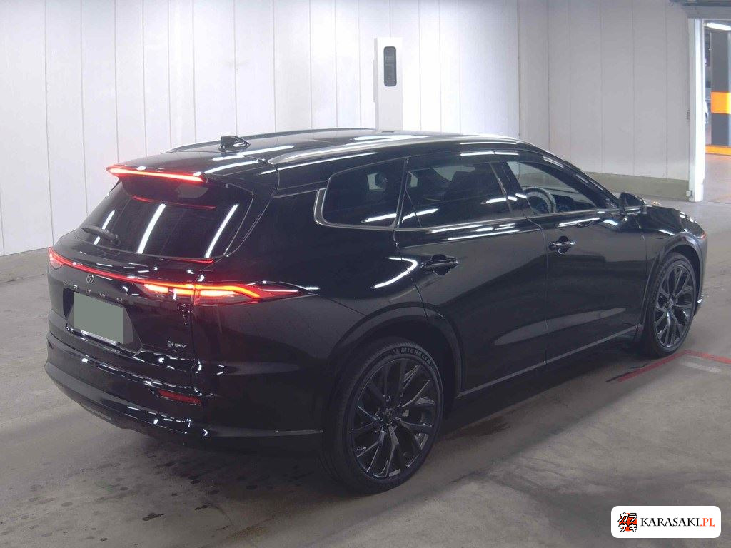Toyota Crown Estate 2025 z aukcji japońskiej