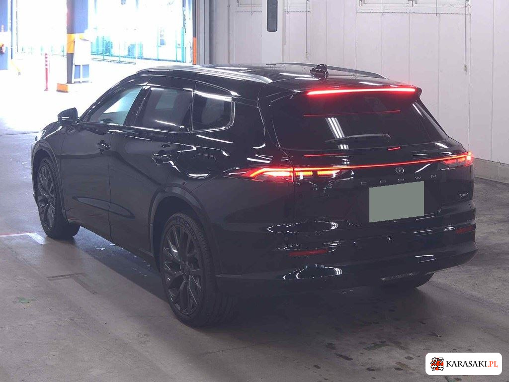 Toyota Crown Estate 2025 z aukcji japońskiej
