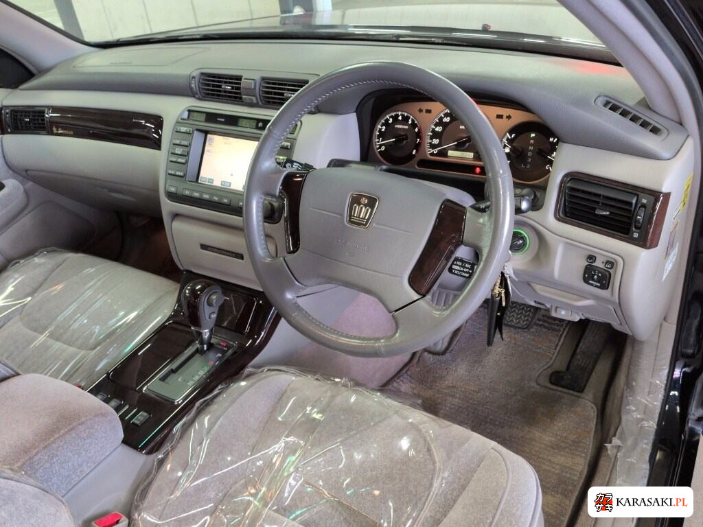 Toyota Crown 2004 z aukcji japońskiej