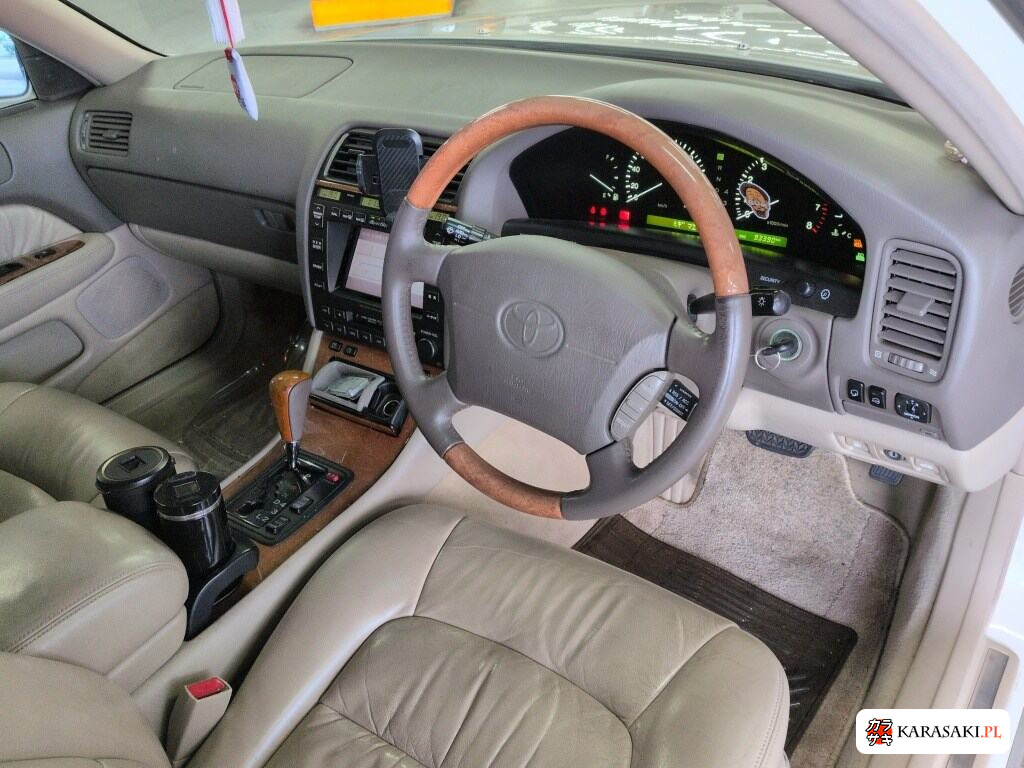 Toyota Celsior 2000 z aukcji japońskiej