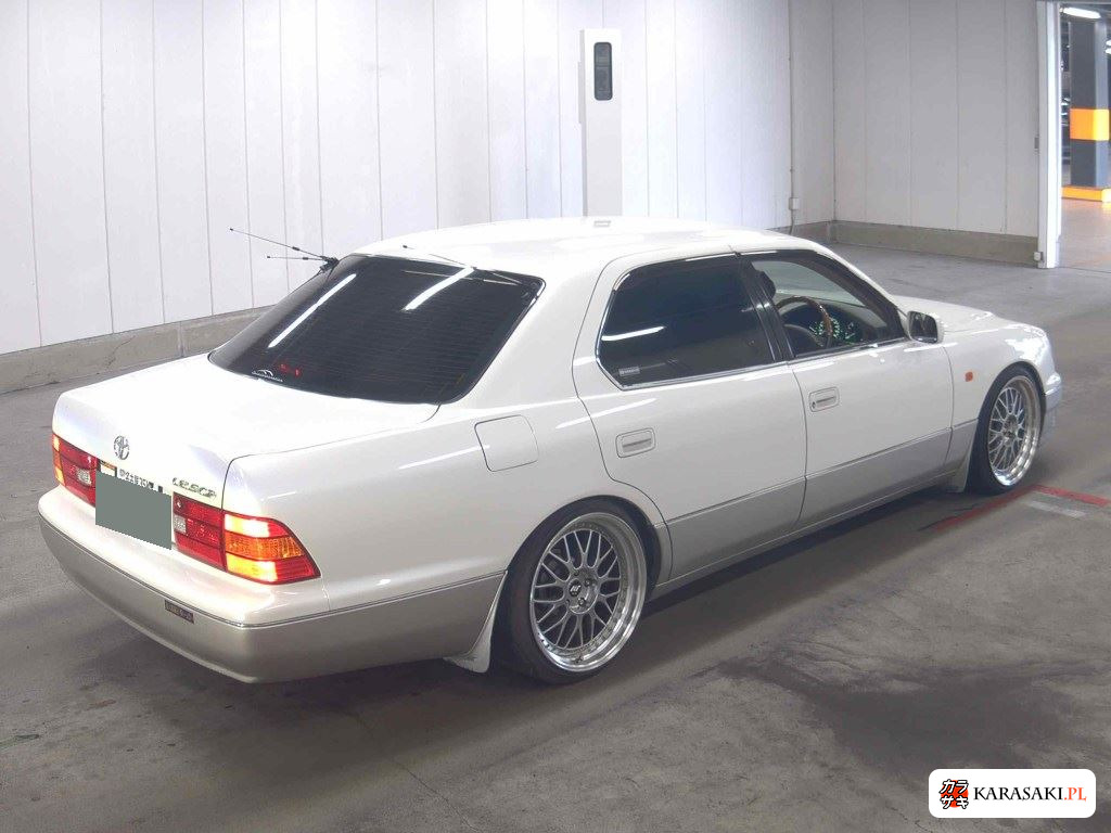 Toyota Celsior 2000 z aukcji japońskiej