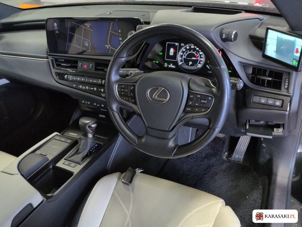 Lexus Es 2021 з японського аукціону