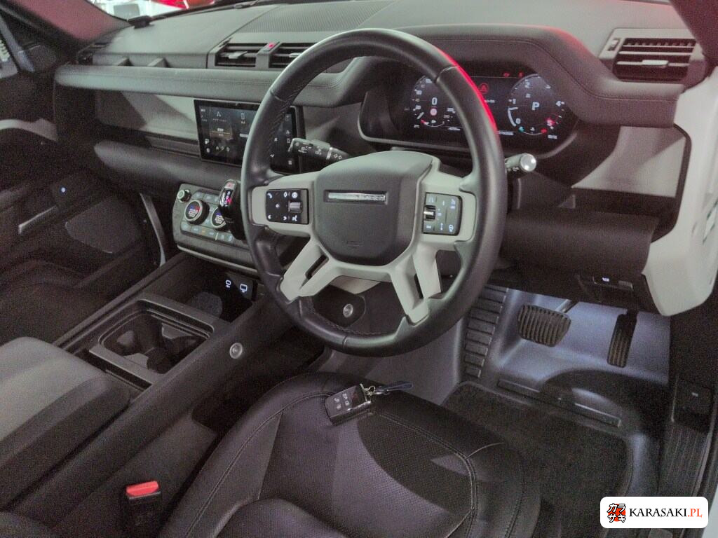 Land Rover Defender 2024 z aukcji japońskiej