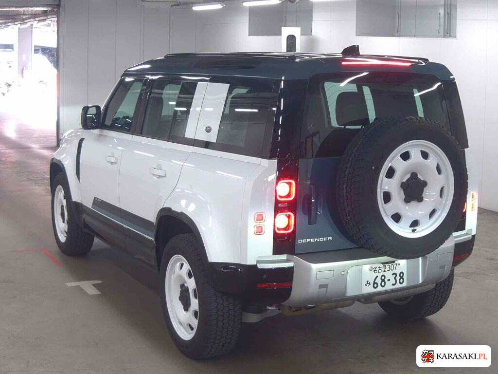 Land Rover Defender 2024 z aukcji japońskiej