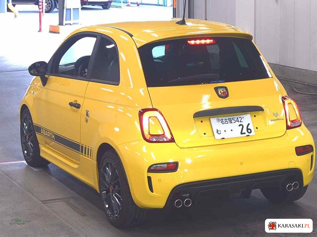 Abarth 595 2022 z aukcji japońskiej