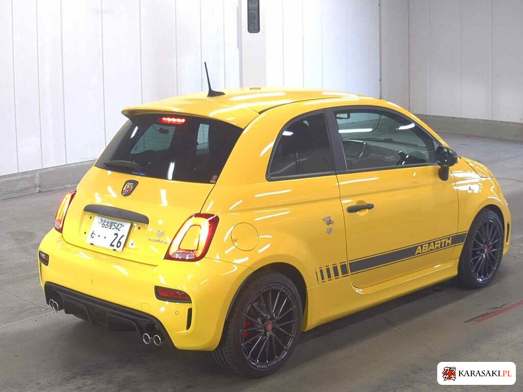 Abarth 595 2022 z aukcji japońskiej