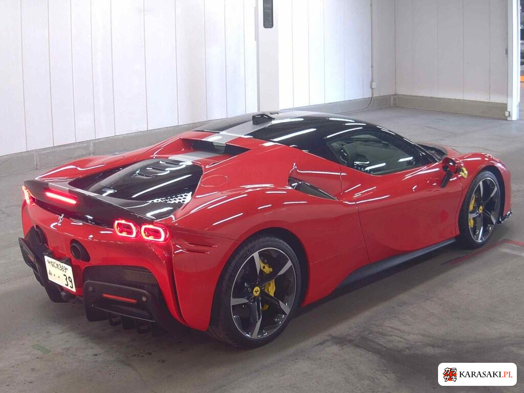 Ferrari SF90 Stradale 2021 z aukcji japońskiej