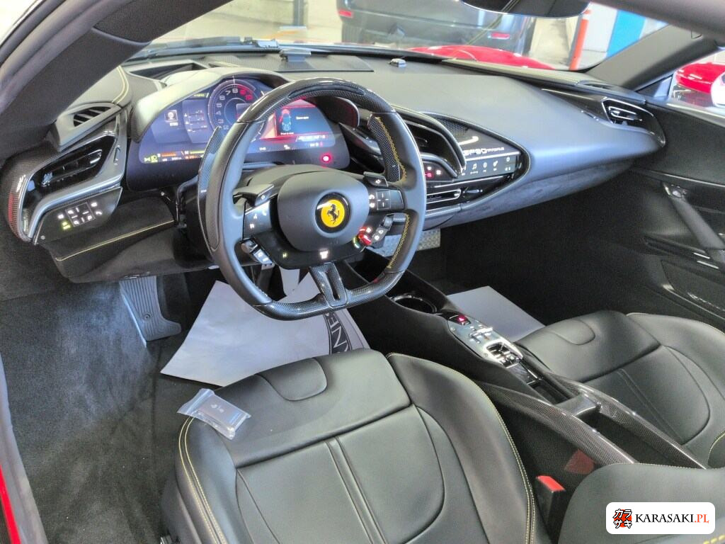 Ferrari SF90 Stradale 2021 z aukcji japońskiej