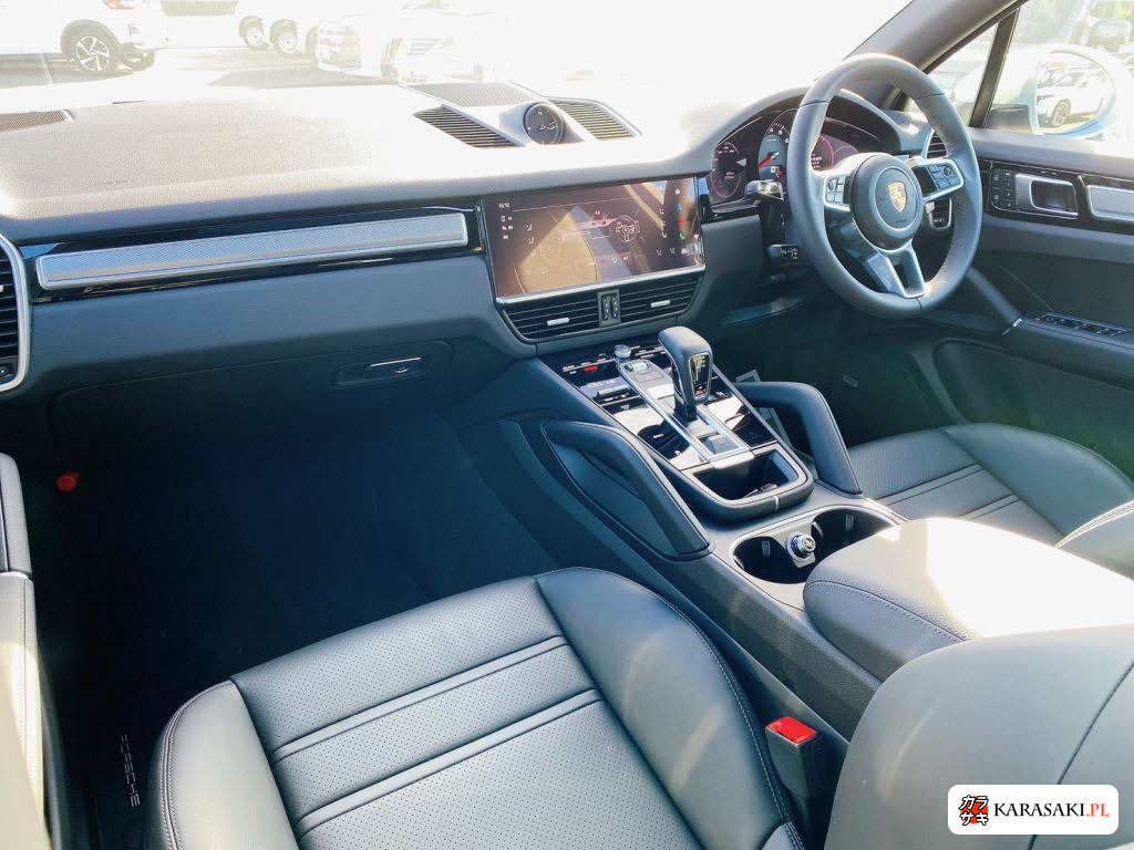 Porsche Cayenne 2023 z aukcji japońskiej