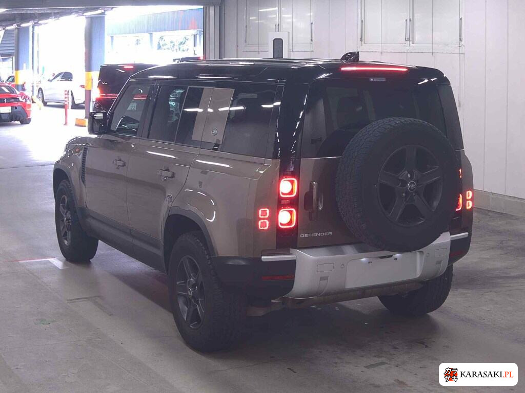 Land Rover Defender 2021 z aukcji japońskiej