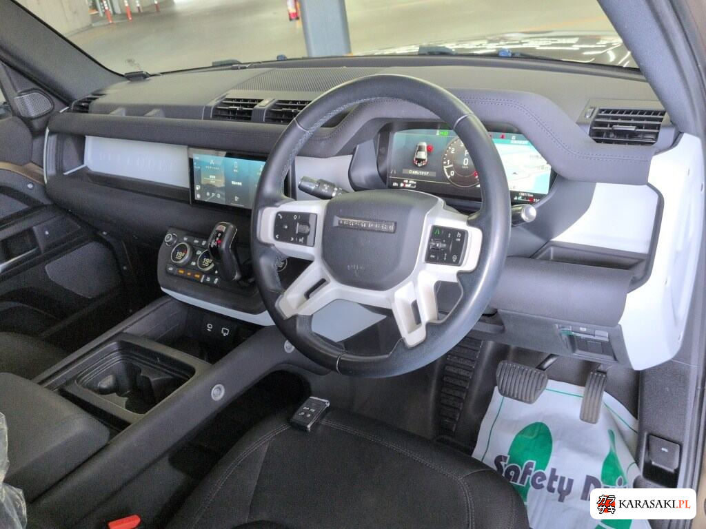 Land Rover Defender 2021 z aukcji japońskiej