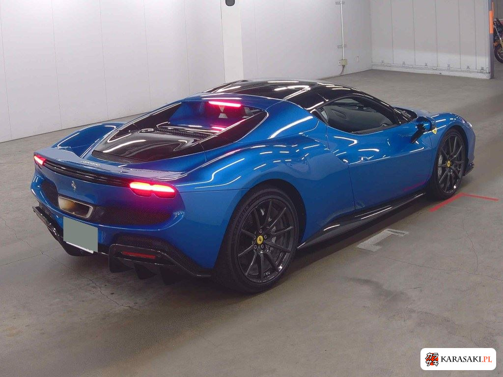 Ferrari 296GTS 2023 z aukcji japońskiej