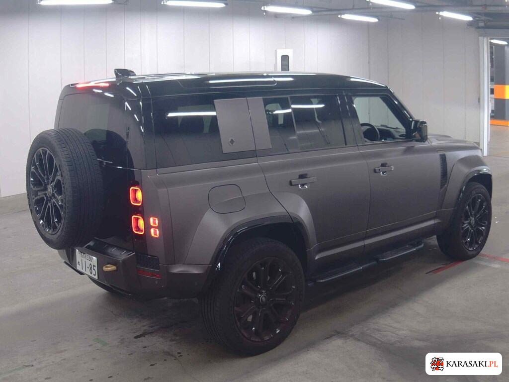 Land Rover Defender 2025 z aukcji japońskiej