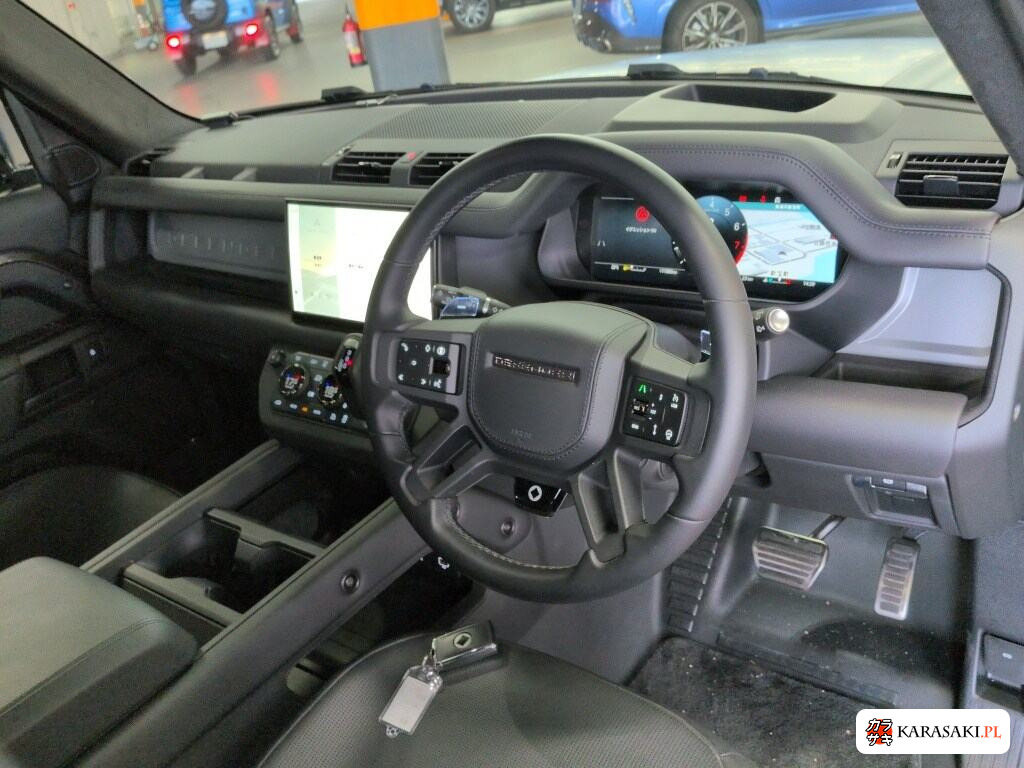 Land Rover Defender 2025 z aukcji japońskiej