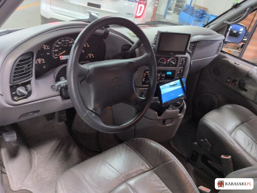Chevrolet Astro 1997 z aukcji japońskiej